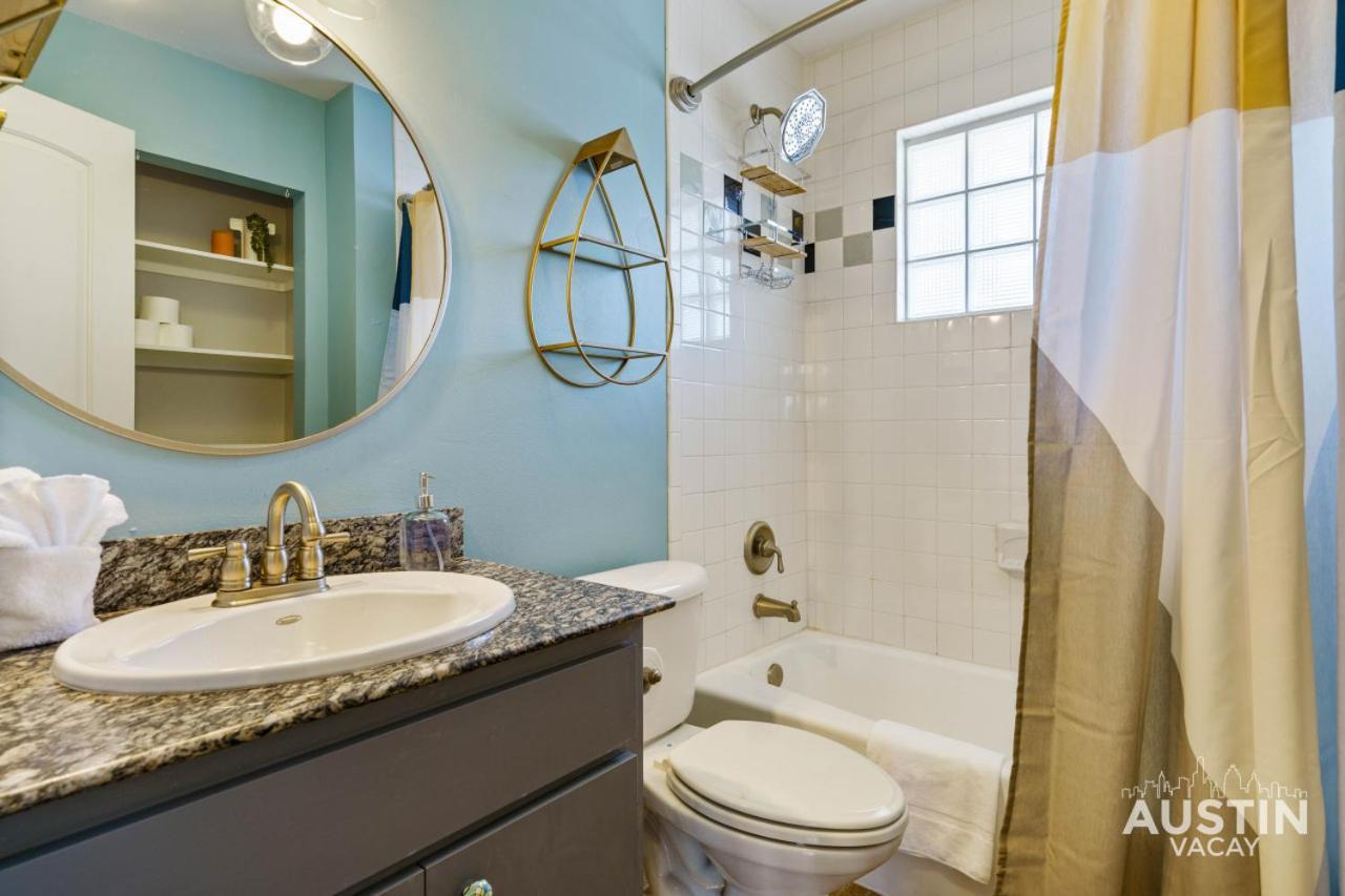 Pet Friendly W Pool Minutes From Zilker Park In Apartment