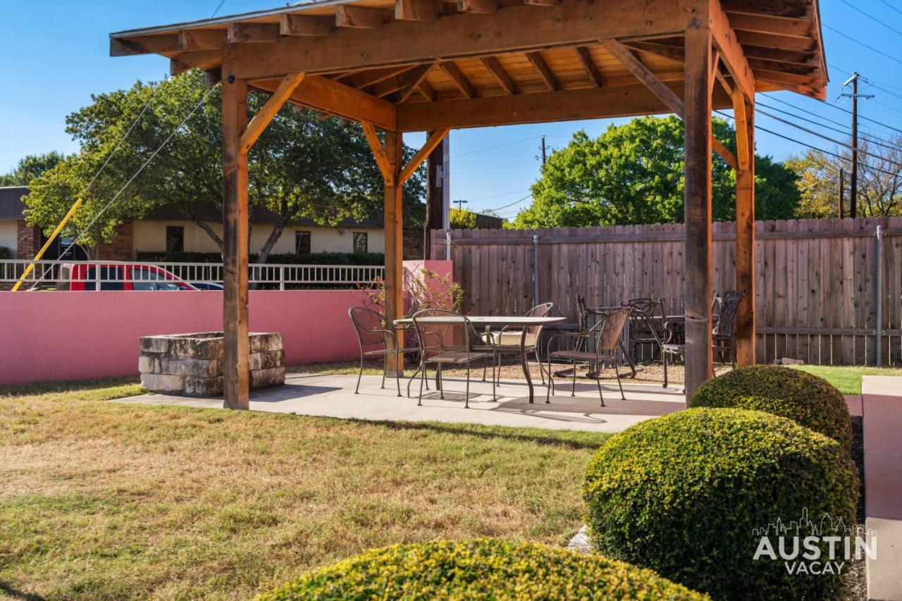 Pet Friendly W Pool Minutes From Zilker Park In Apartment Austin