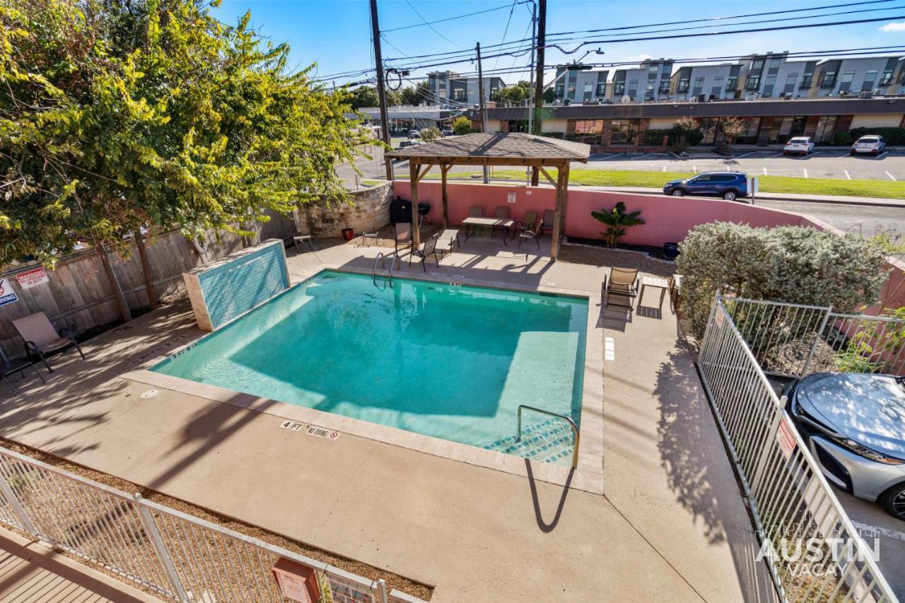 Pet Friendly W Pool Minutes From Zilker Park In Austin
