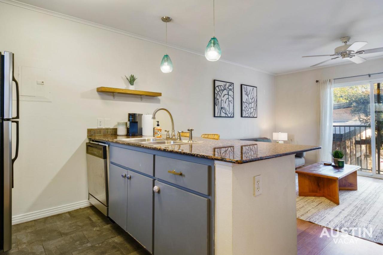 Pet Friendly W Pool Minutes From Zilker Park In Apartment