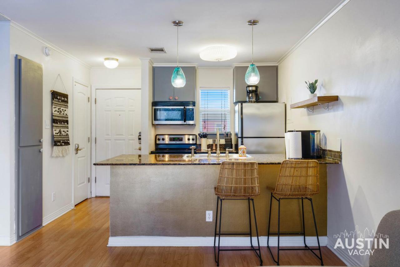 Pet Friendly W Pool Minutes From Zilker Park In Apartment Austin