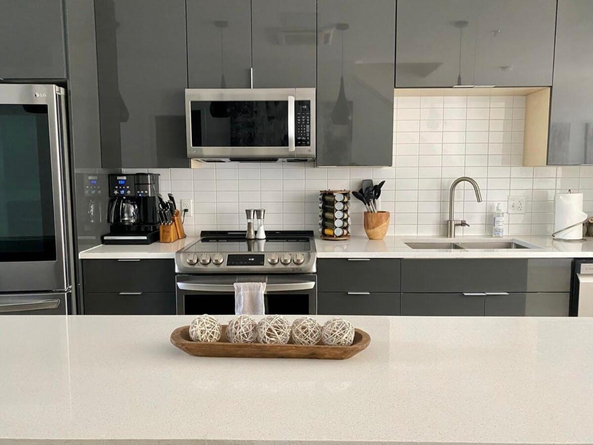 Downtown Luxury Condo: Urban Retreat With On-site Dining *