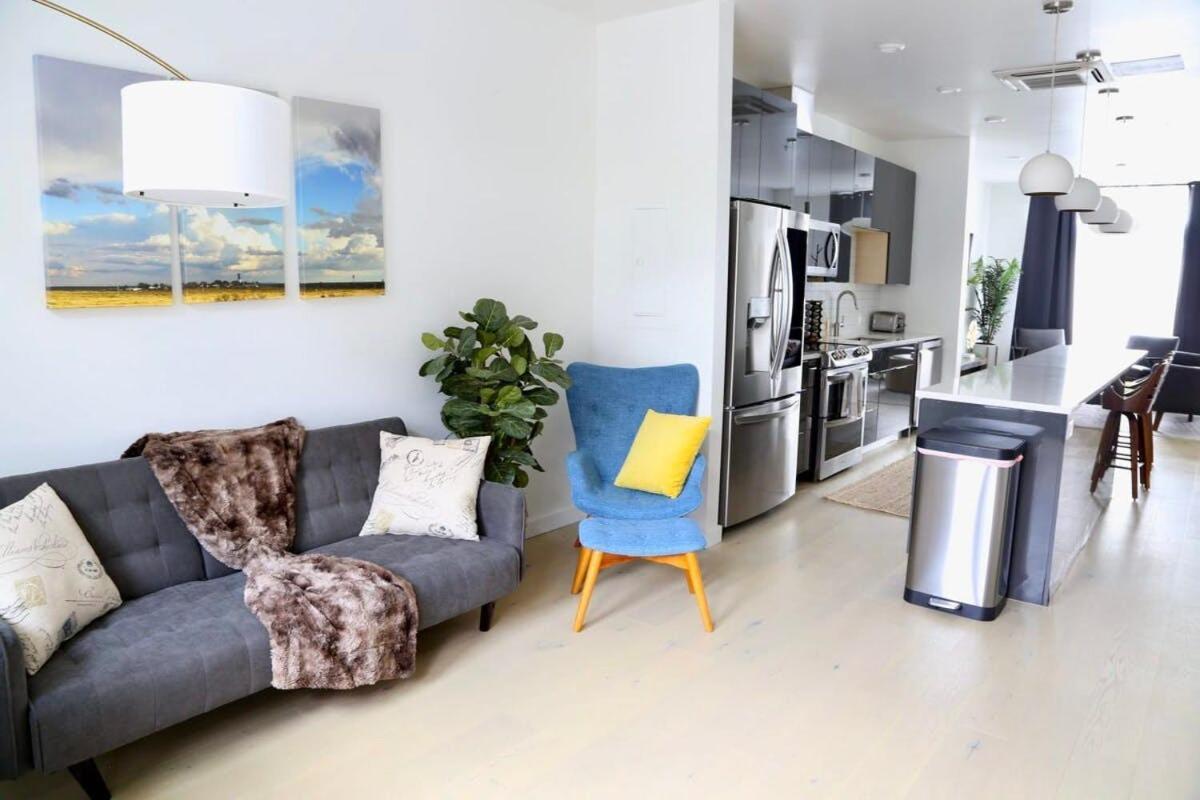 Downtown Luxury Condo: Urban Retreat With On-site Dining * Austin