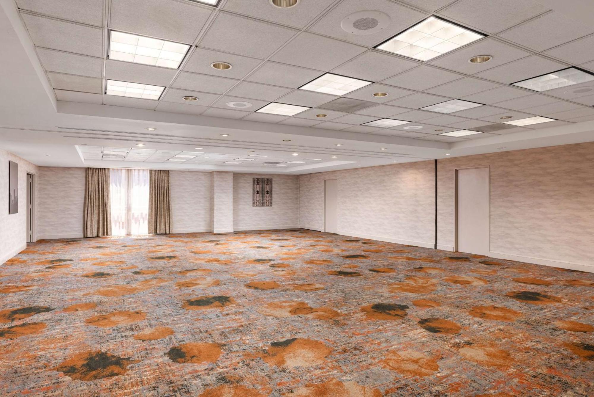 Hotel Doubletree By Hilton Downtown Capitol 4*