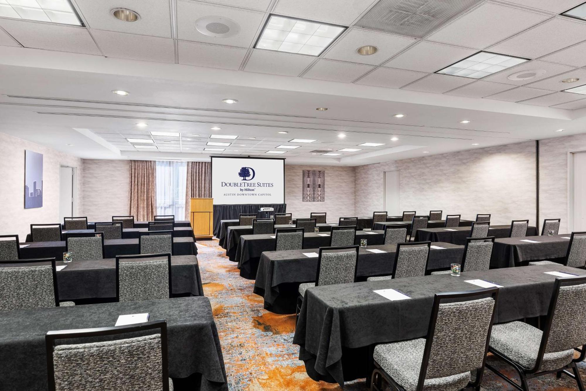 Hotel Doubletree By Hilton Downtown Capitol 4*