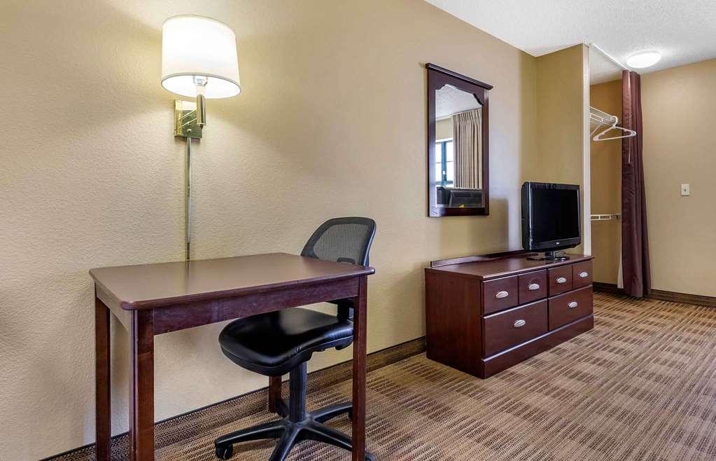 Hotel Extended America - - Northwest Arboretum