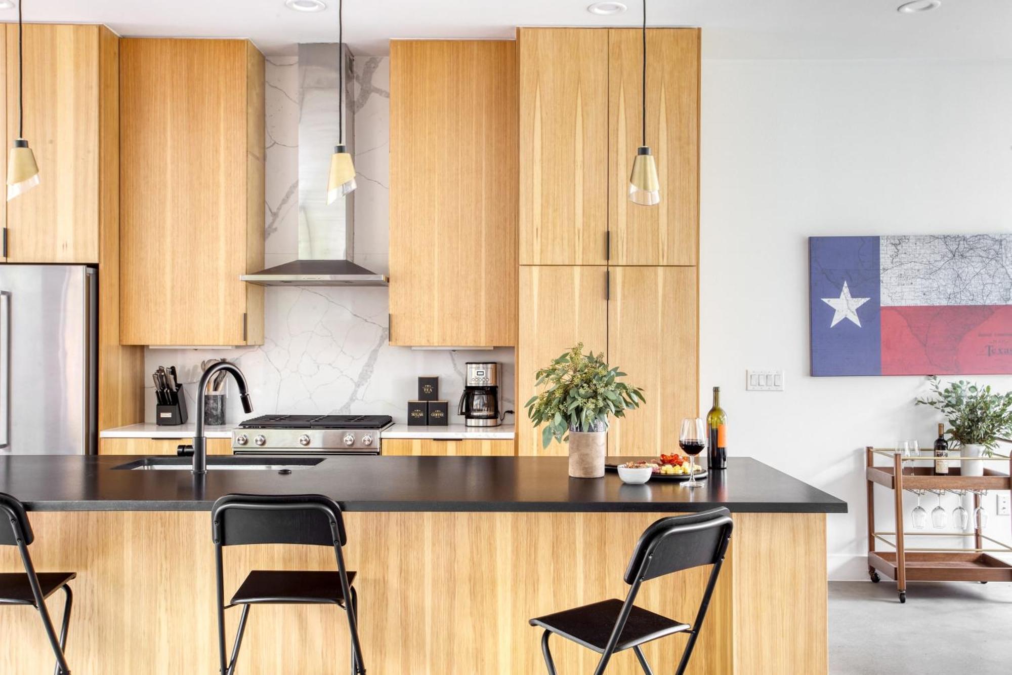 Melody By Avantstay Peloton Included Sleek Holiday home