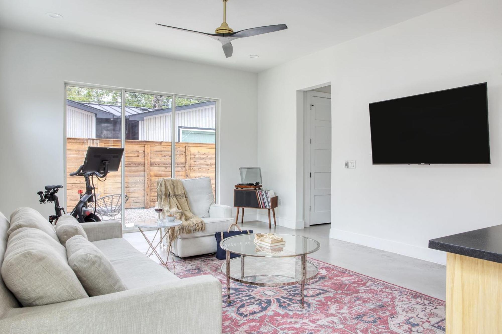 Holiday home Melody By Avantstay Peloton Included Sleek Austin