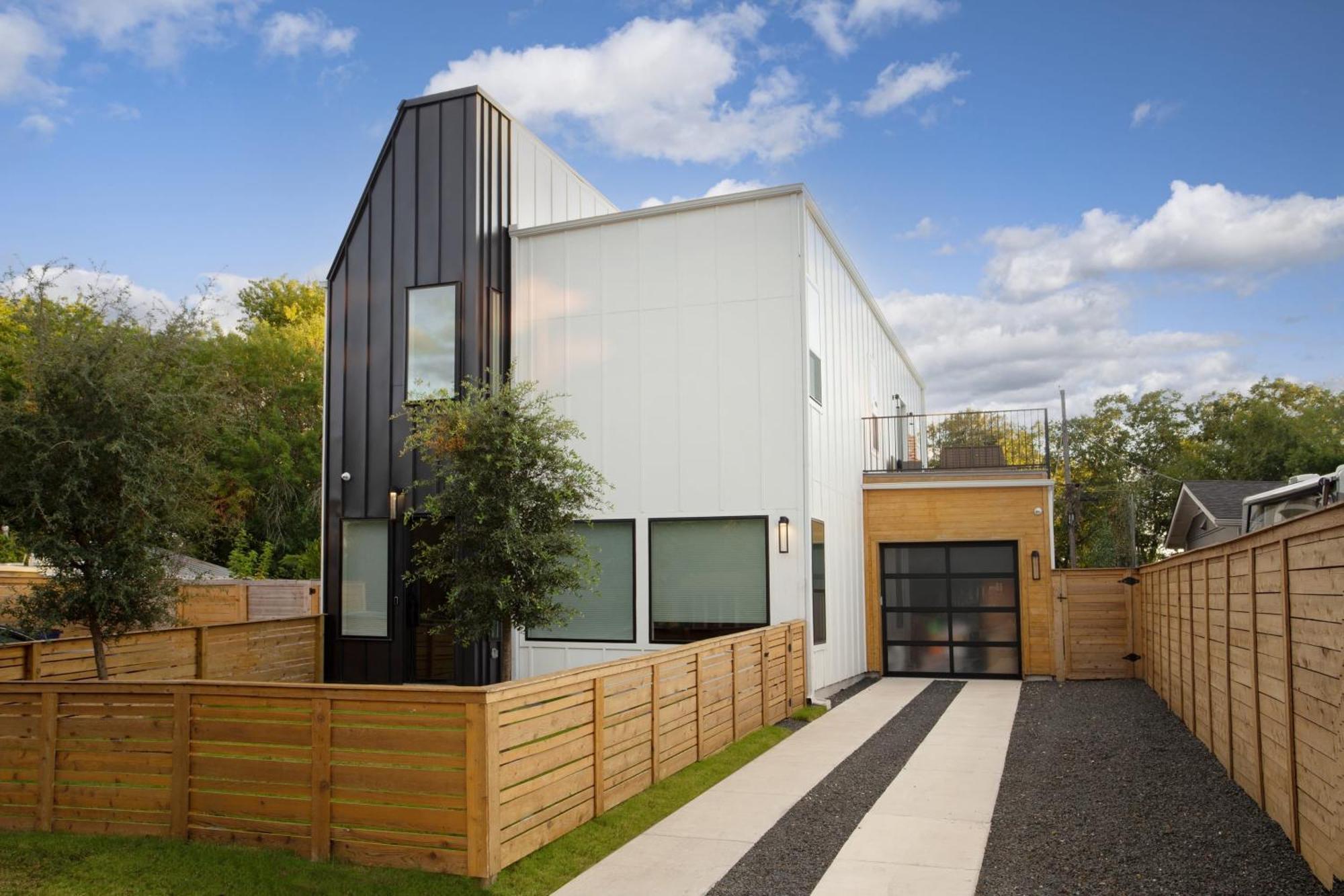 Melody By Avantstay Peloton Included Sleek Holiday home