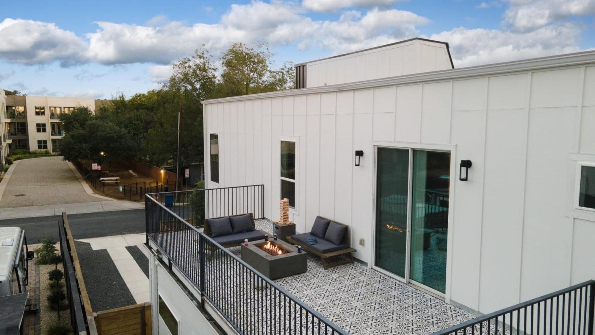 Melody By Avantstay Peloton Included Sleek Holiday home