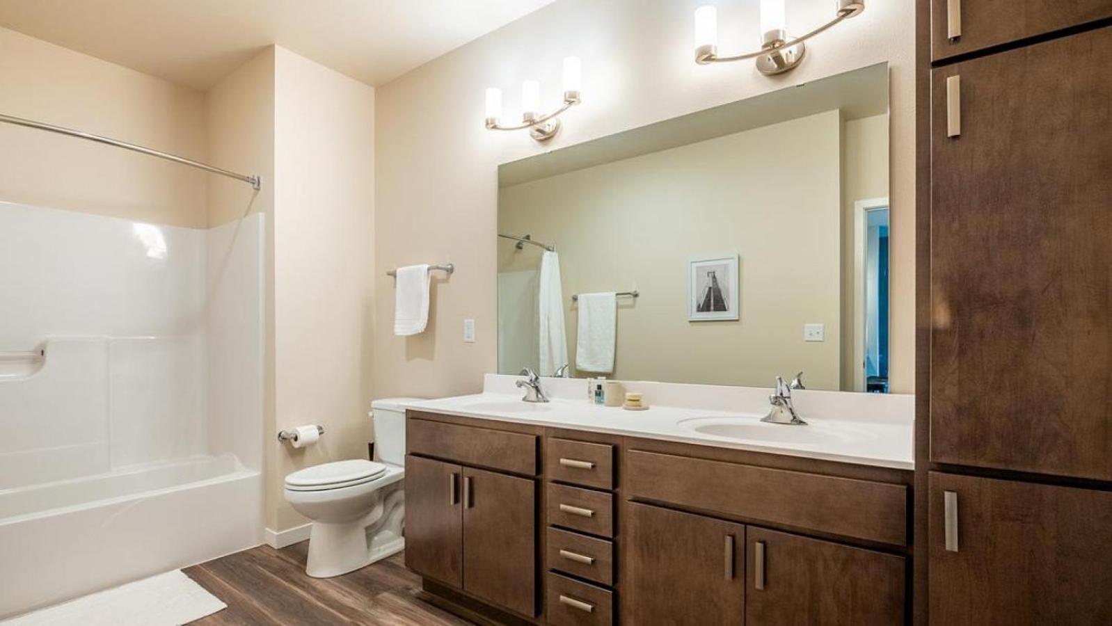 Apartment Landing At Muller Flats - 2 Bedrooms In Windsor Park *