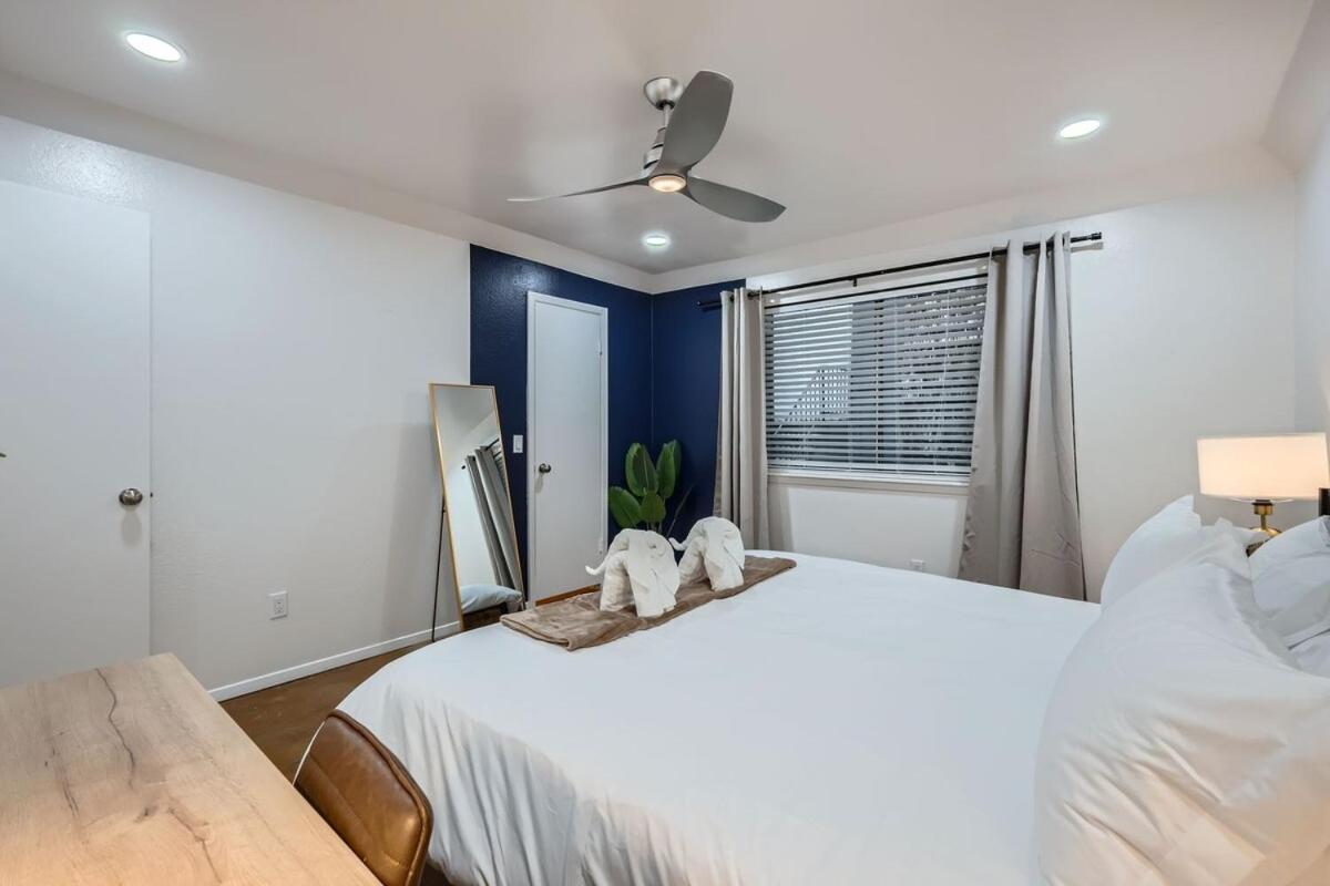 Your Airy King Getaway - Sleeps 4 - Pool, Prkg *