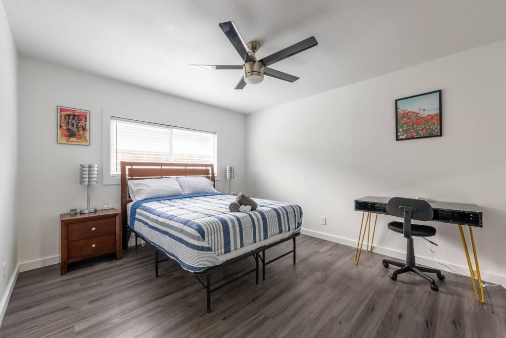 Prime Location 3br - Firepit & Private Yard Holiday home Austin