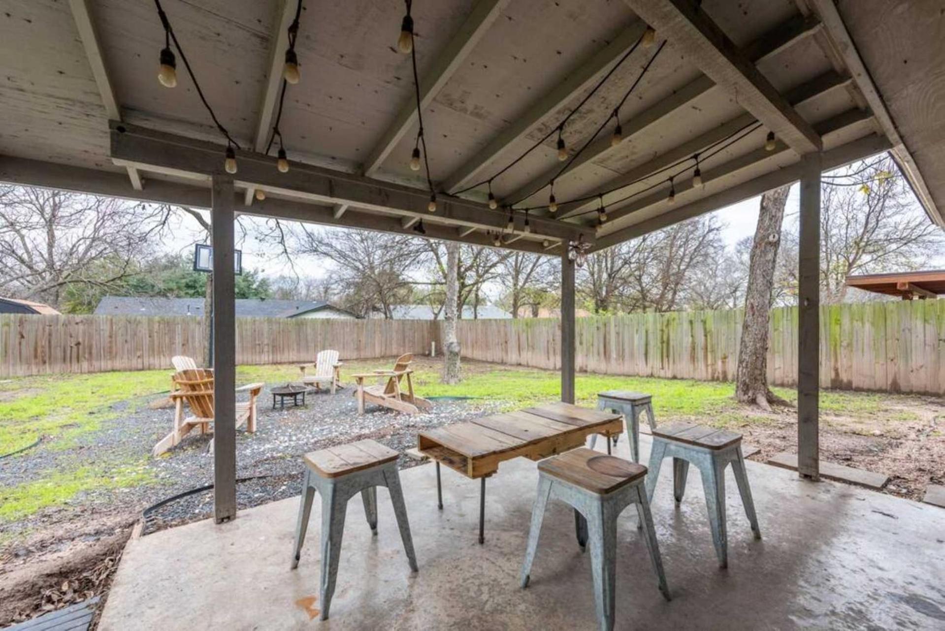 Prime Location 3br - Firepit & Private Yard Austin