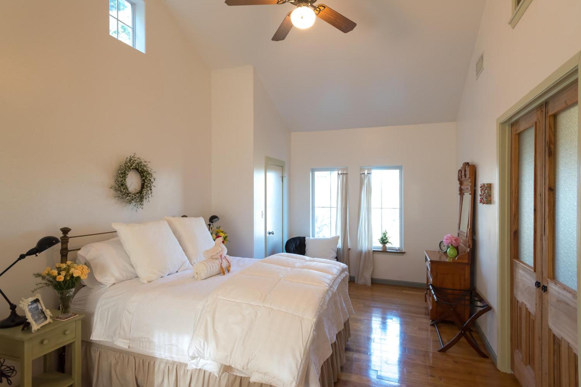 The Rivery Retreat, Choose From Luxury Or In Hill Country 4*