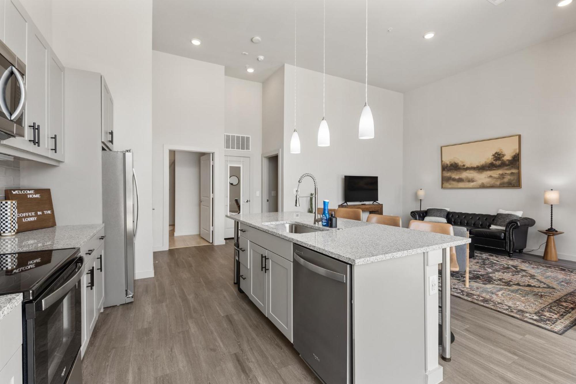Luxury Loft Style Apartment *