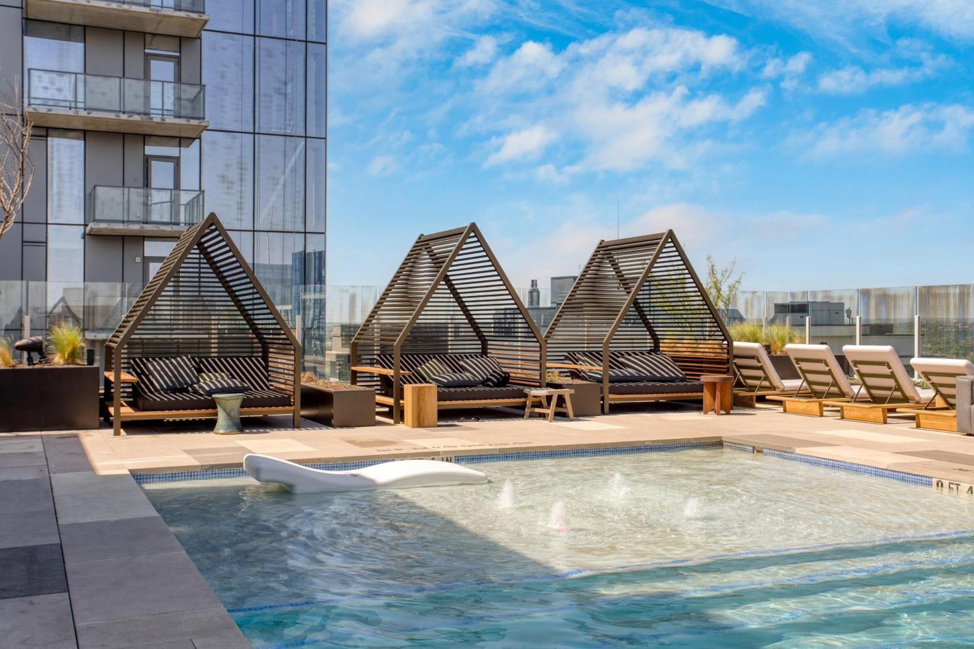 Holiday home Sleeps 40 12 In New High Rise W Rooftop Pool Gym Yoga Austin