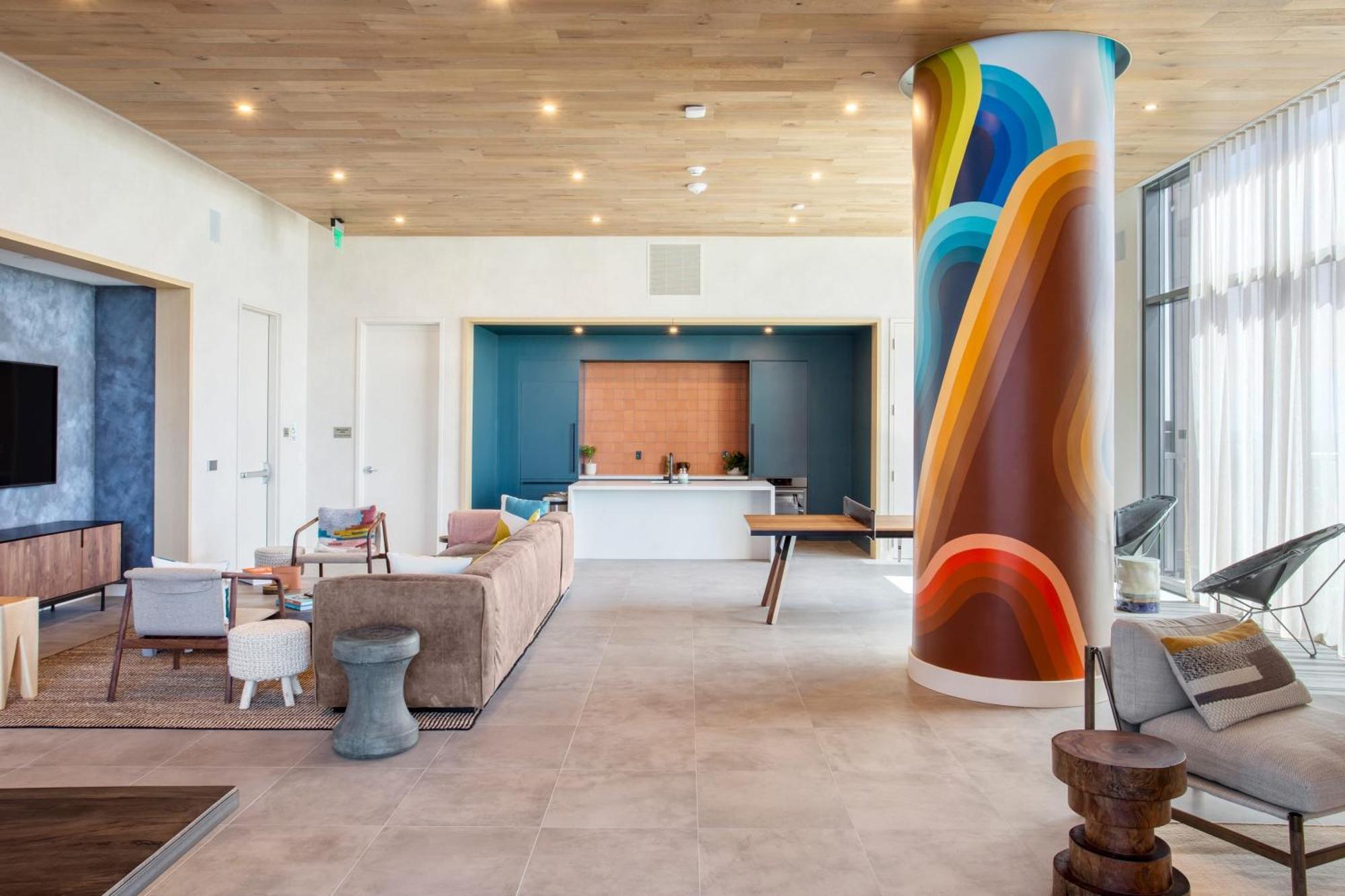 Sleeps 40 12 In New High Rise W Rooftop Pool Gym Yoga *