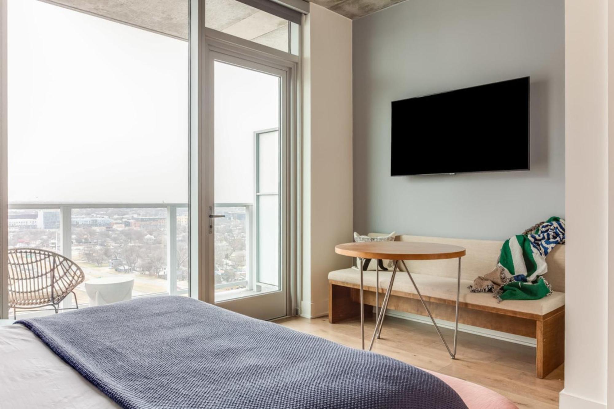 Holiday home Sleeps 40 12 In New High Rise W Rooftop Pool Gym Yoga *