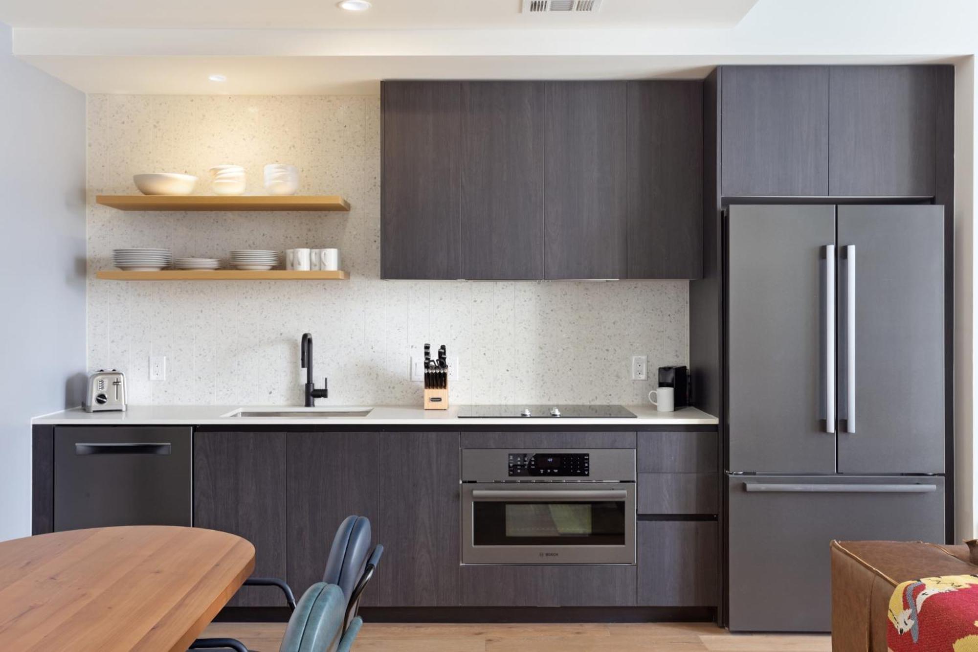 Sleeps 40 12 In New High Rise W Rooftop Pool Gym Yoga *