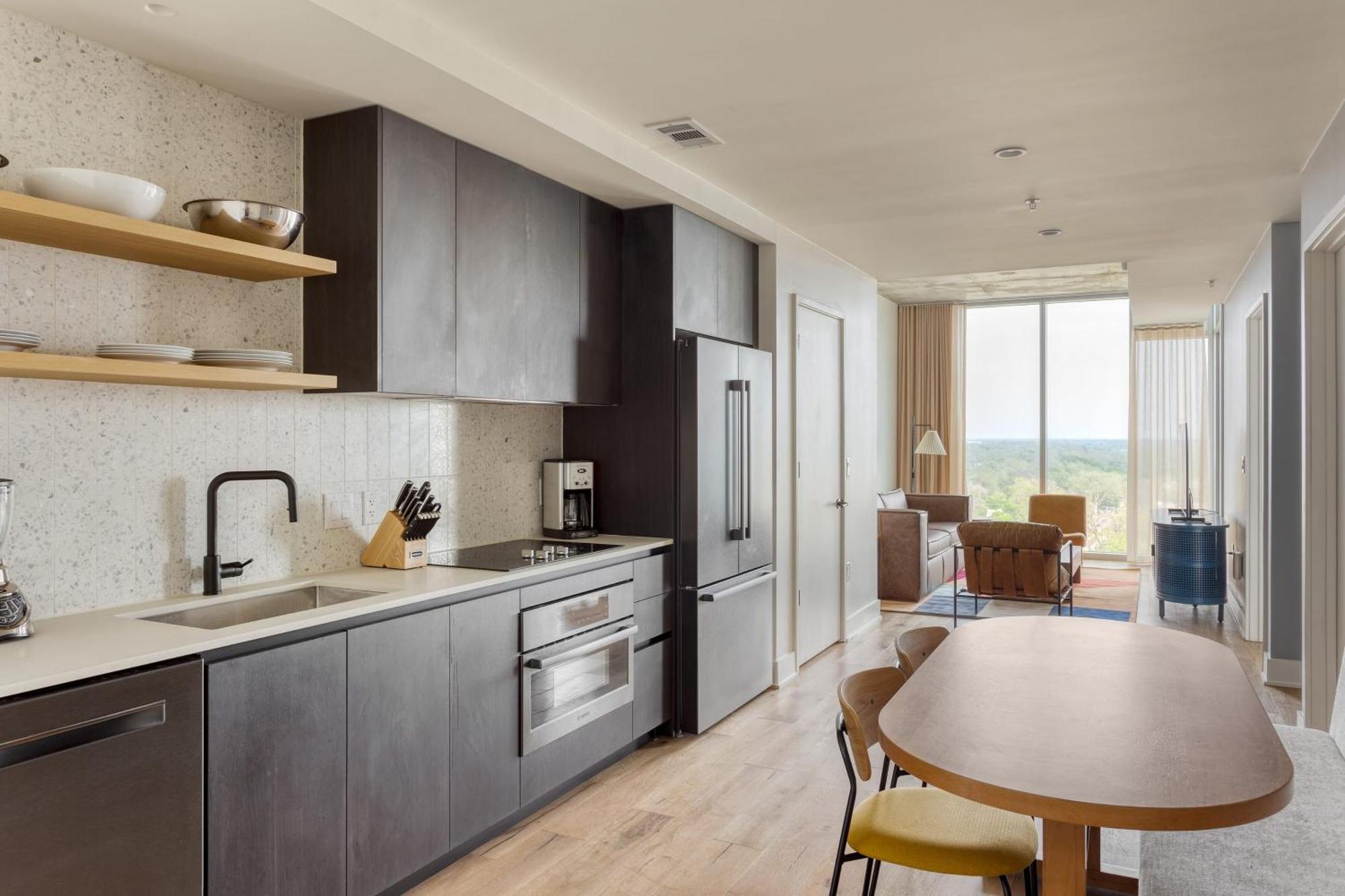 Sleeps 40 12 In New High Rise W Rooftop Pool Gym Yoga Holiday home Austin