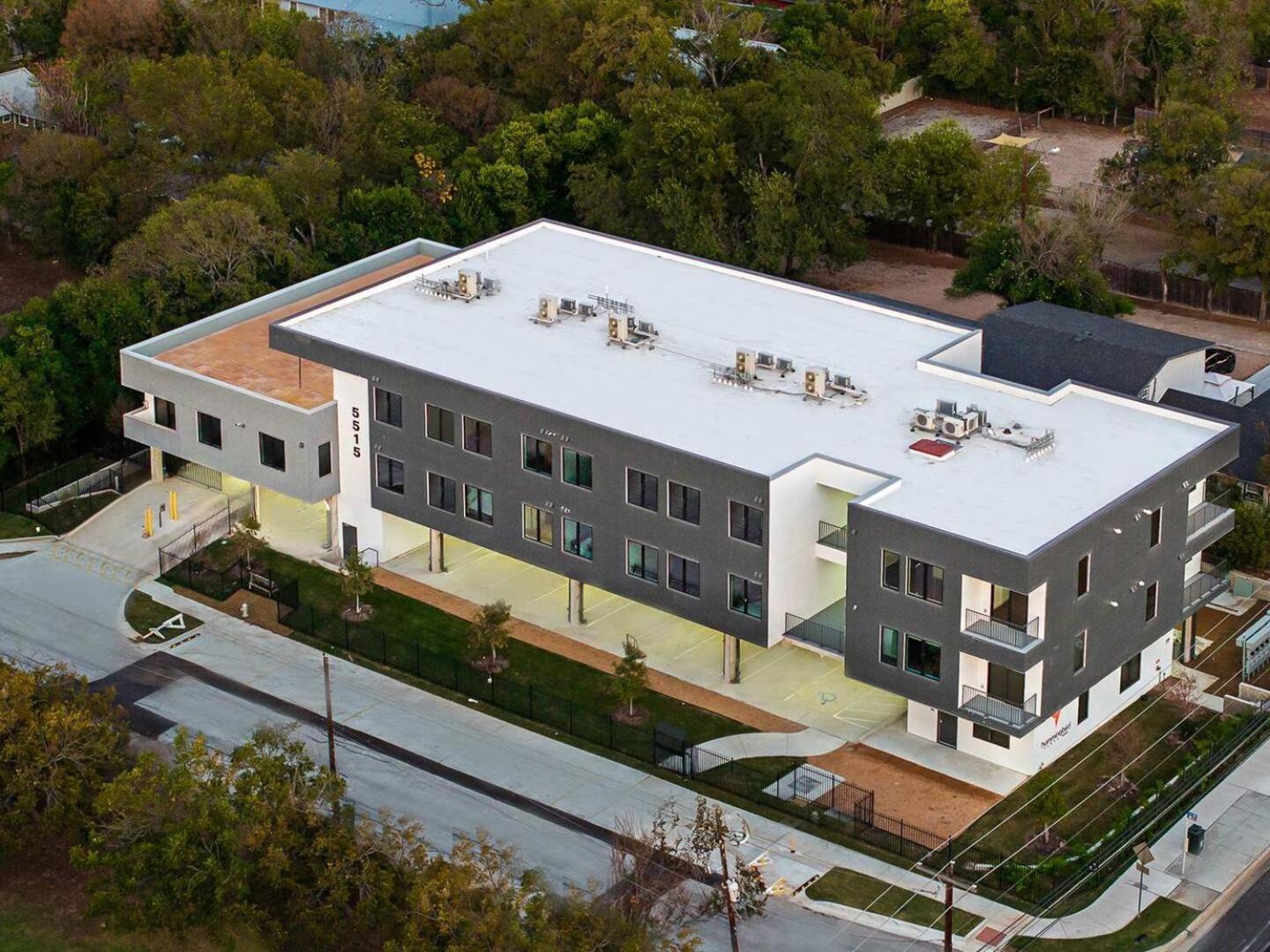 Upstay Brand New Contemporary Near Soco * Austin