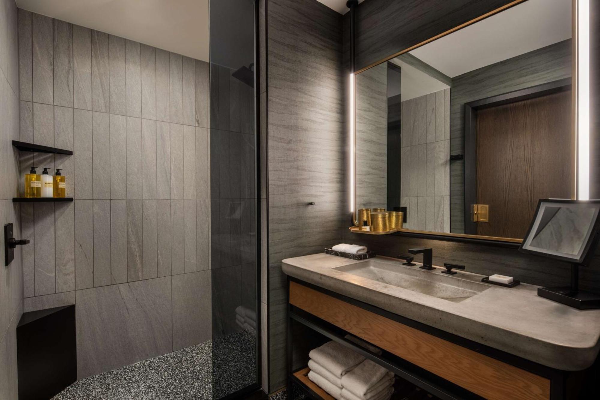 Thompson Austin, By Hyatt 4*