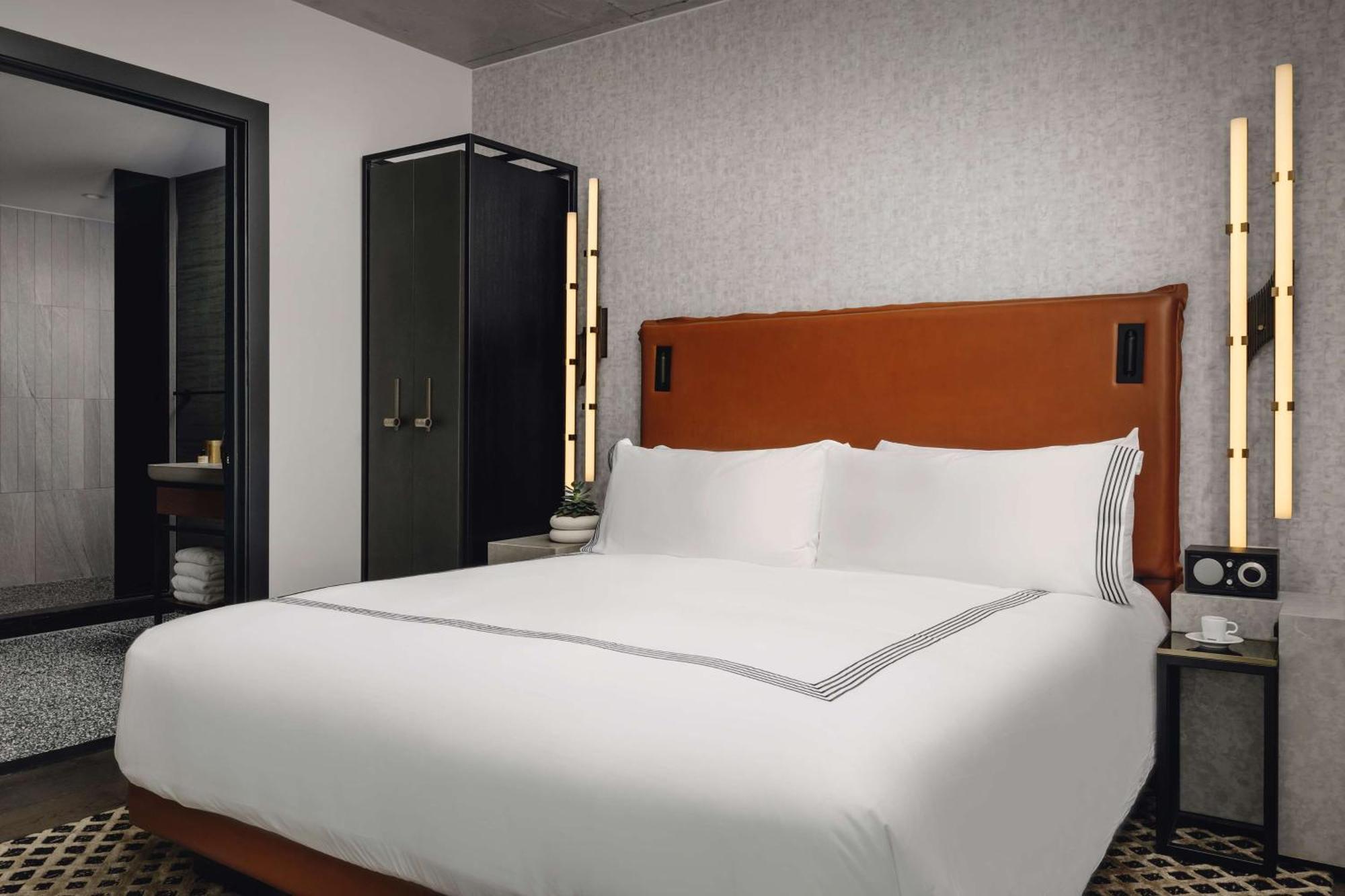 Thompson Austin, By Hyatt 4*