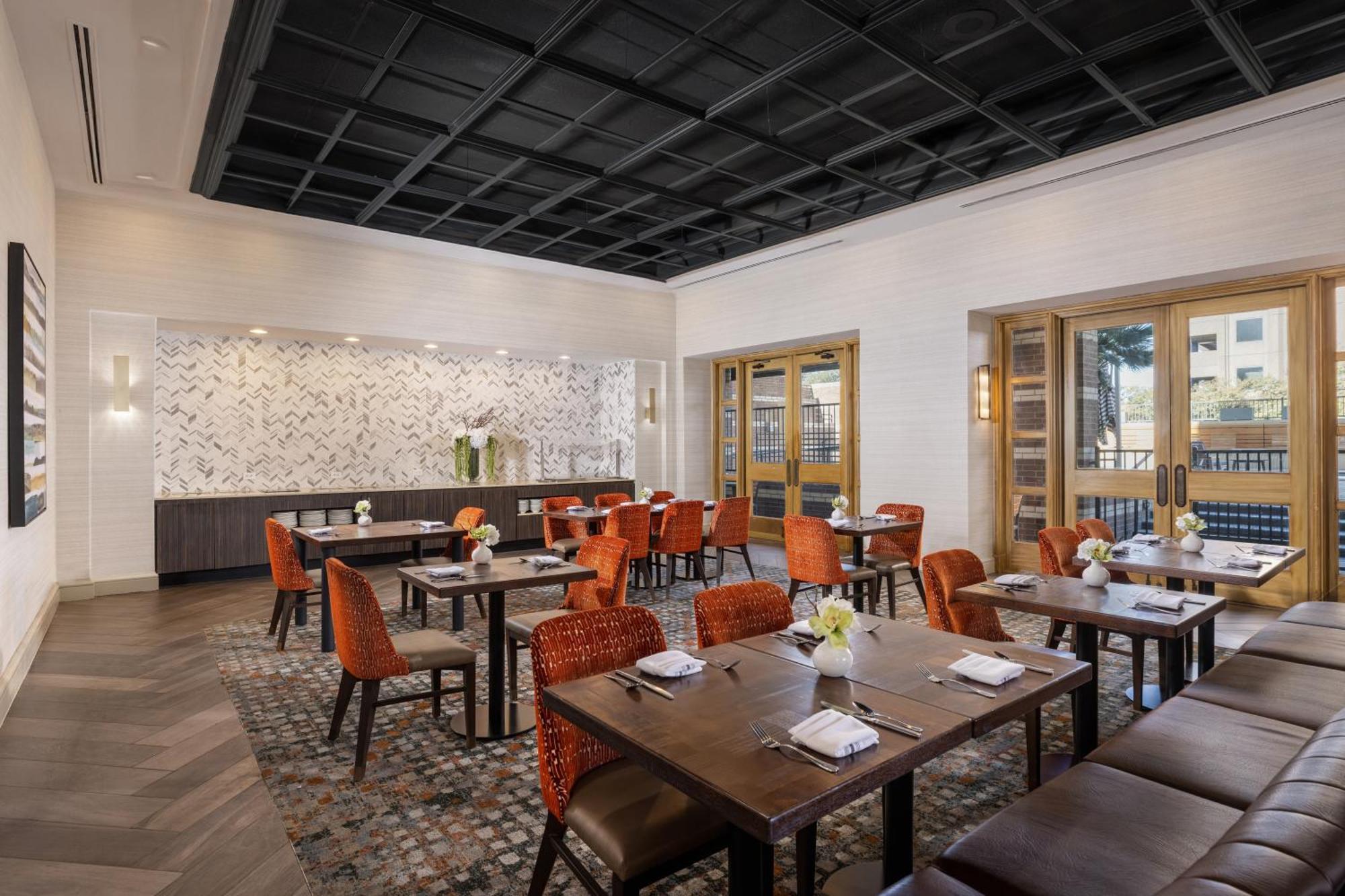 Hotel Doubletree By Hilton Downtown Capitol 4*