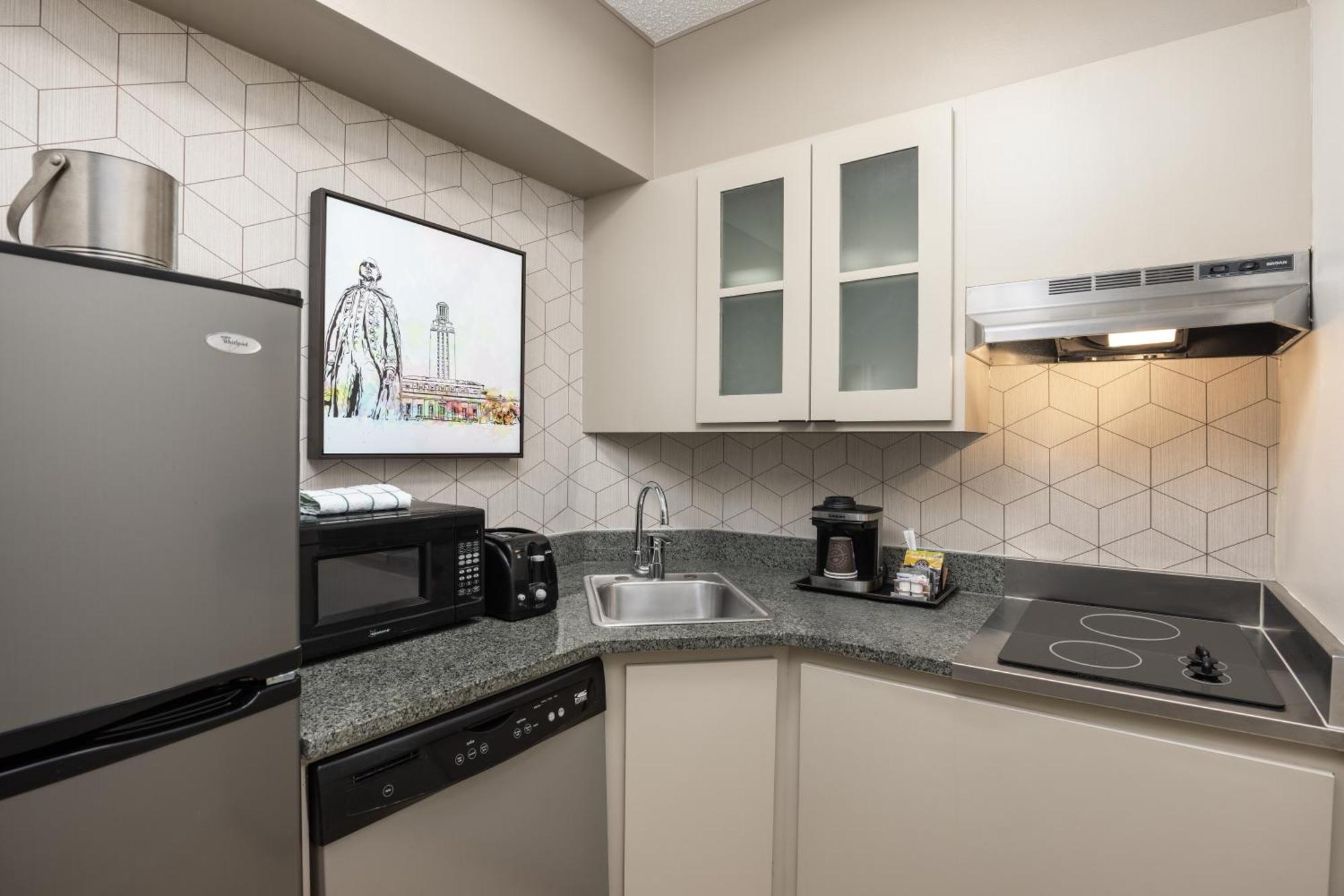 Doubletree By Hilton Downtown Capitol 4*