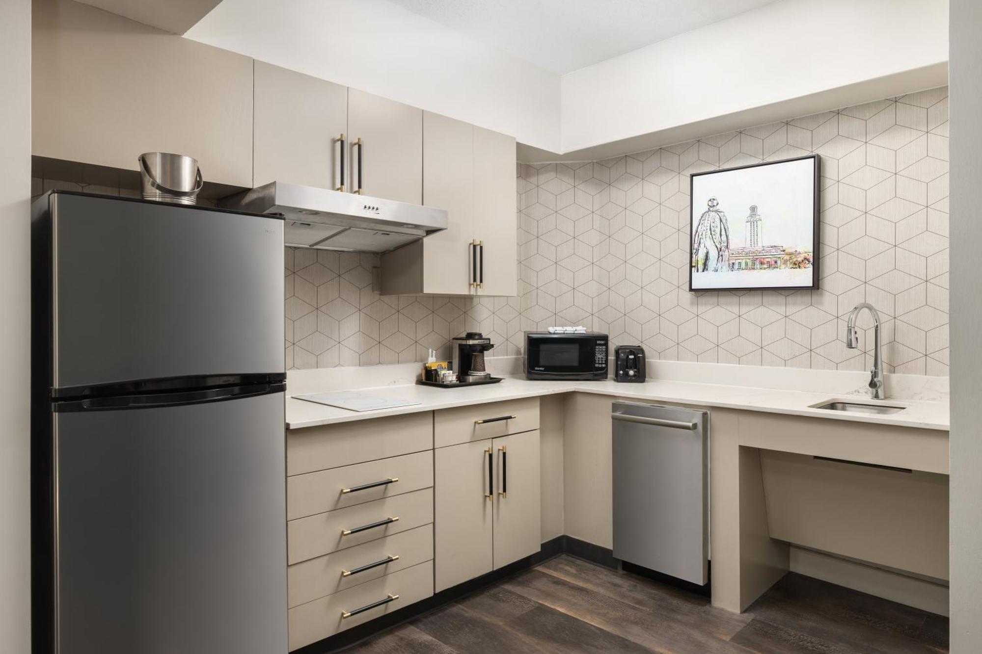 Doubletree By Hilton Downtown Capitol Austin