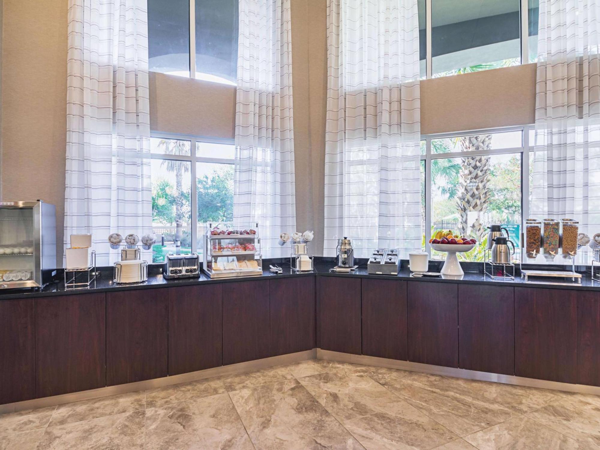 La Quinta By Wyndham Airport Hotel Austin