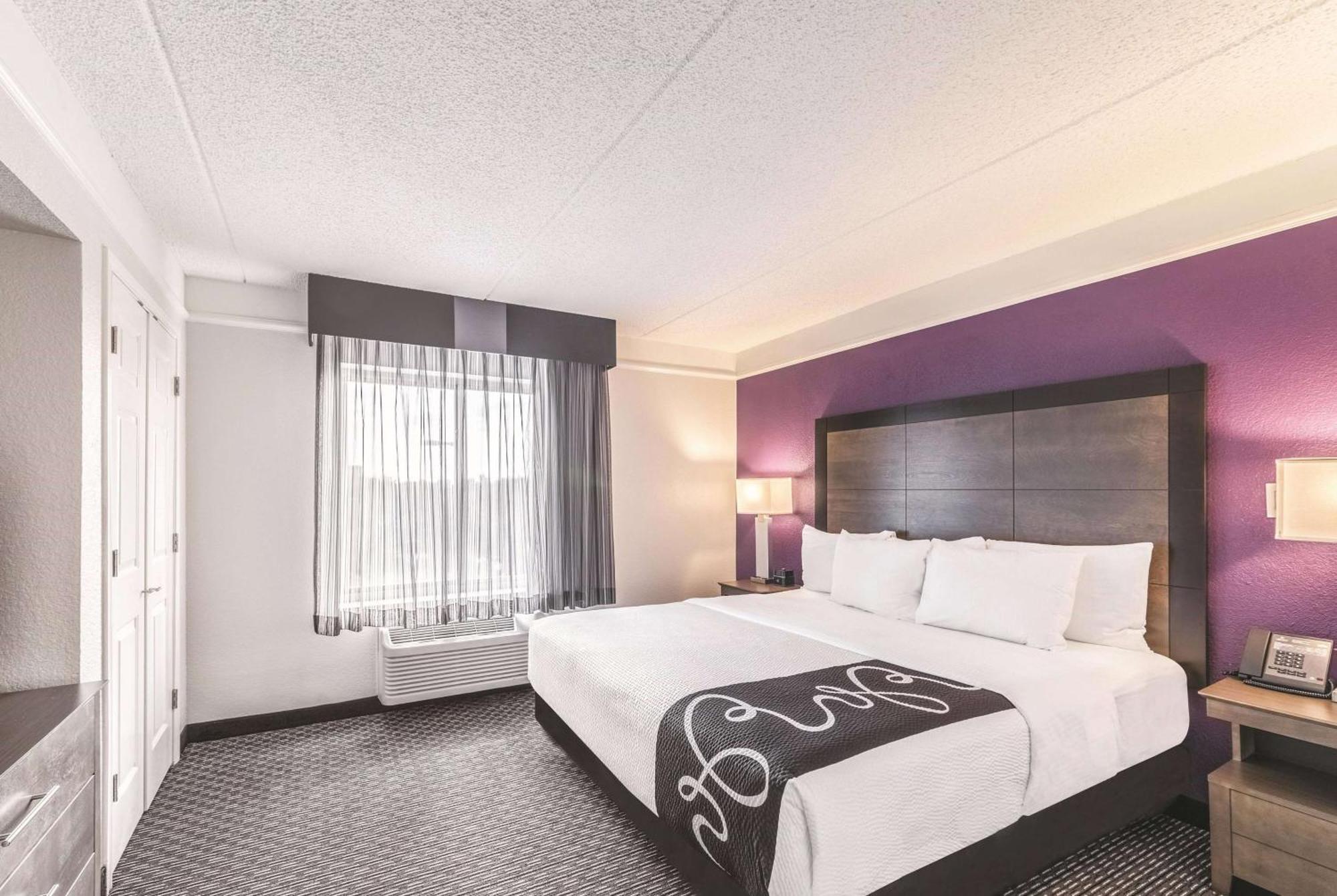 Hotel La Quinta By Wyndham Airport