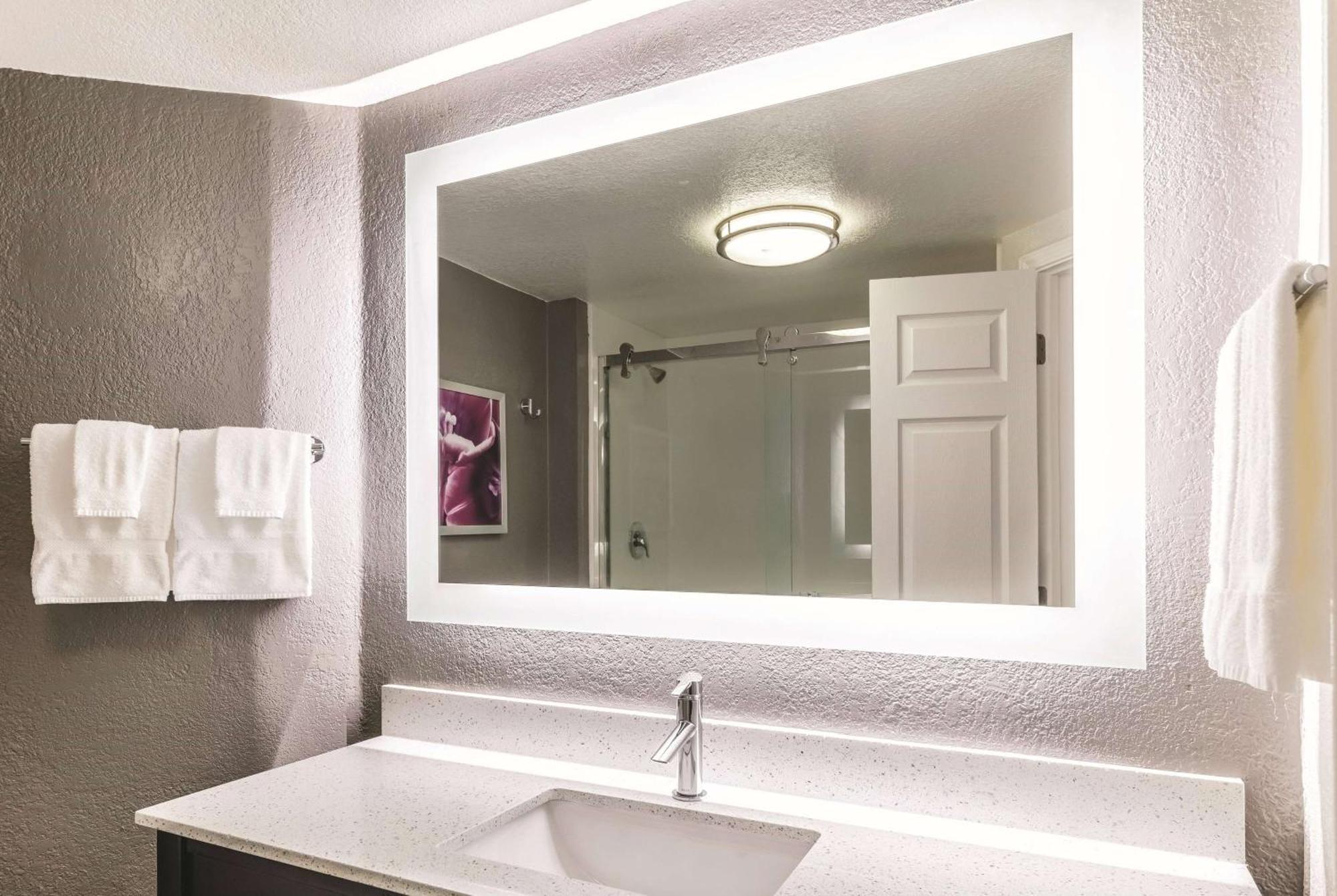 La Quinta By Wyndham Airport Hotel Austin
