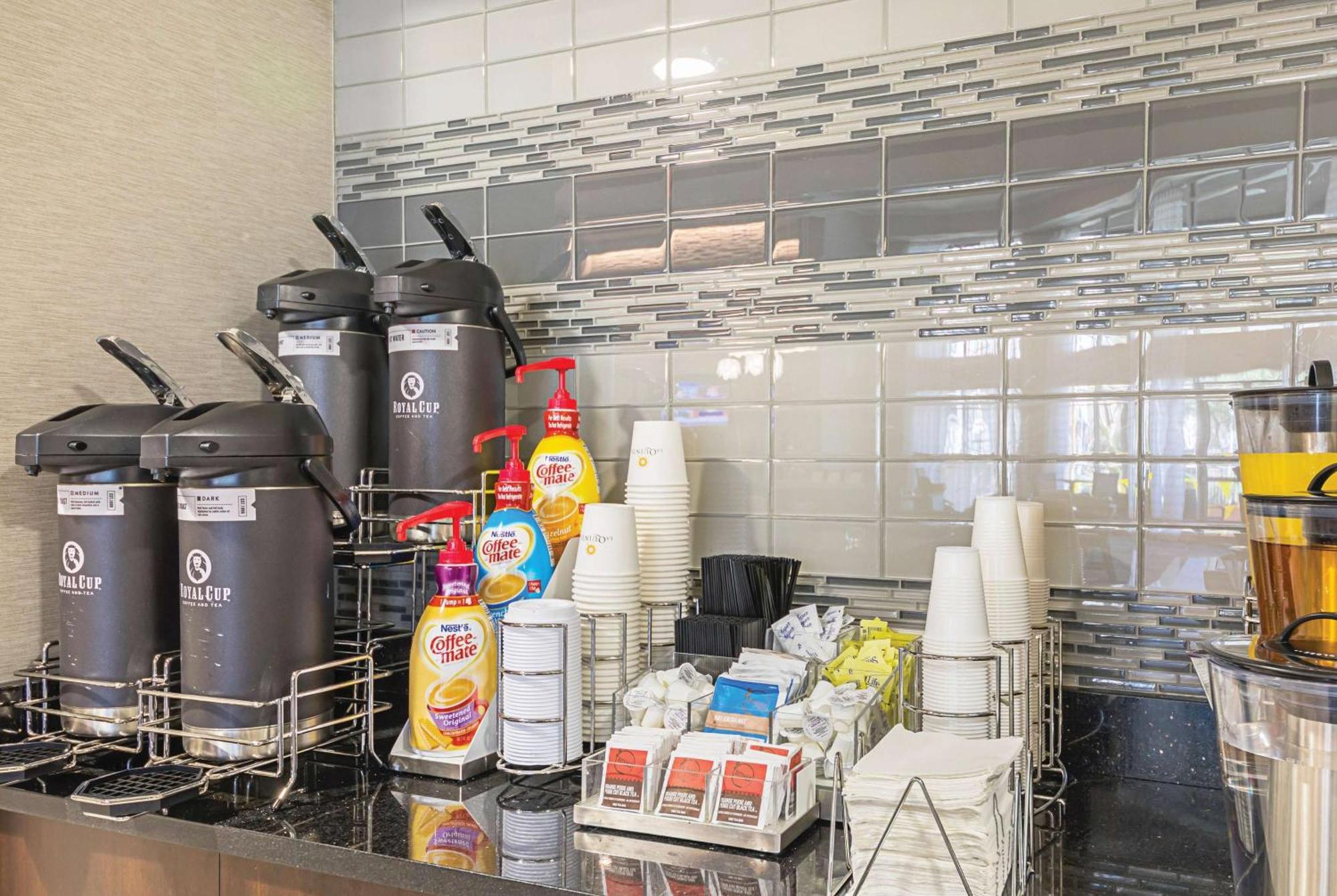 La Quinta By Wyndham Airport Hotel 3*