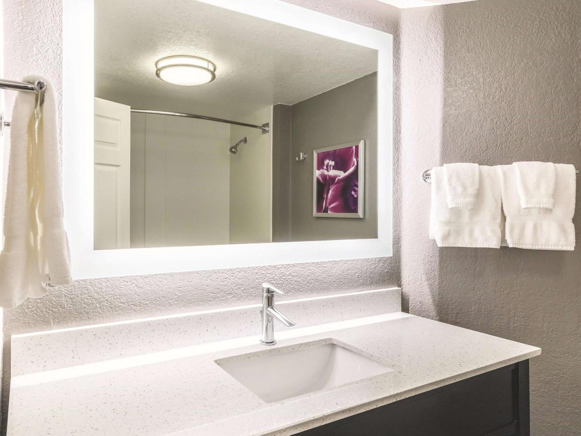 Hotel La Quinta By Wyndham Airport