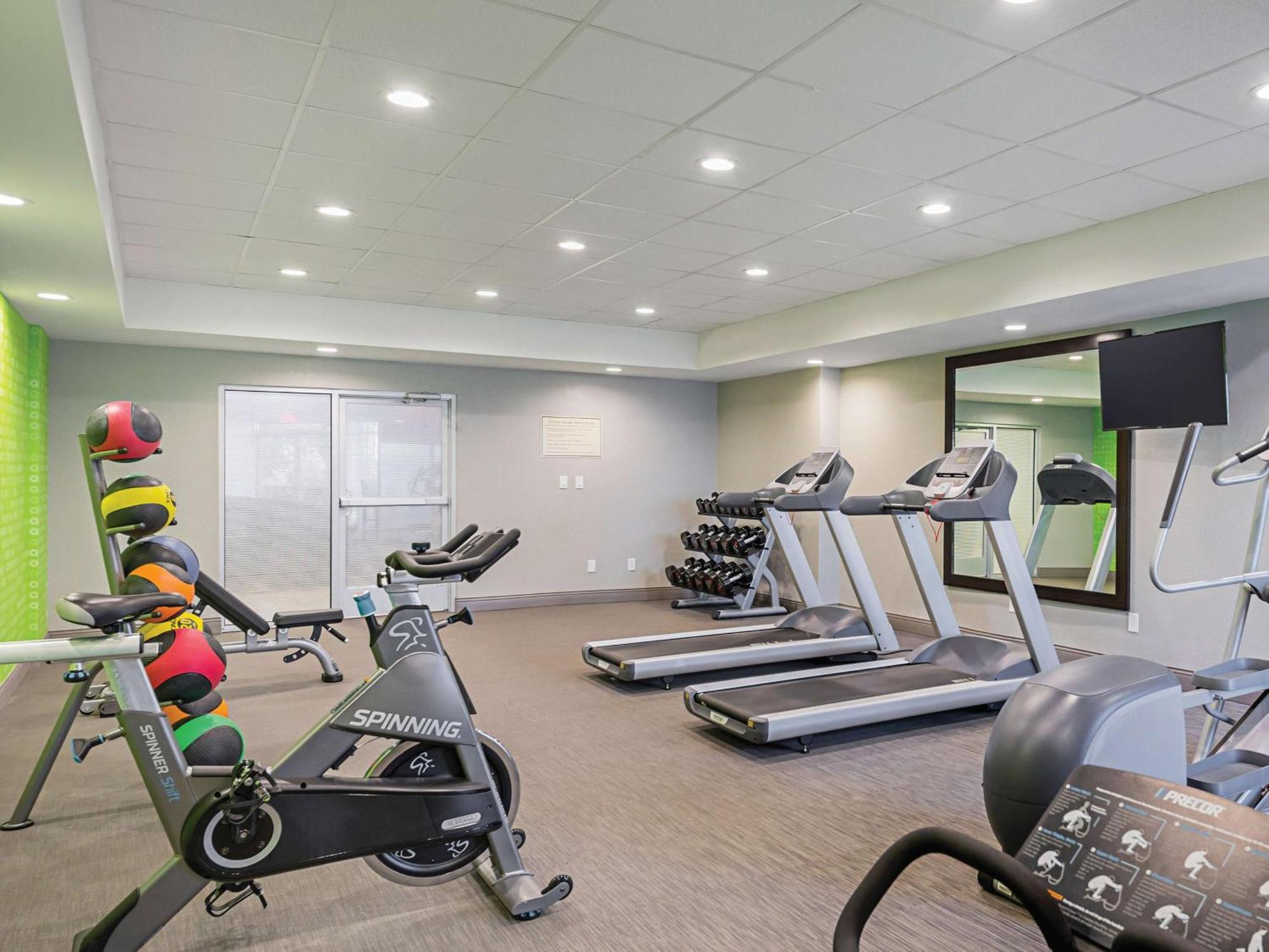 Hotel La Quinta By Wyndham Airport 3*
