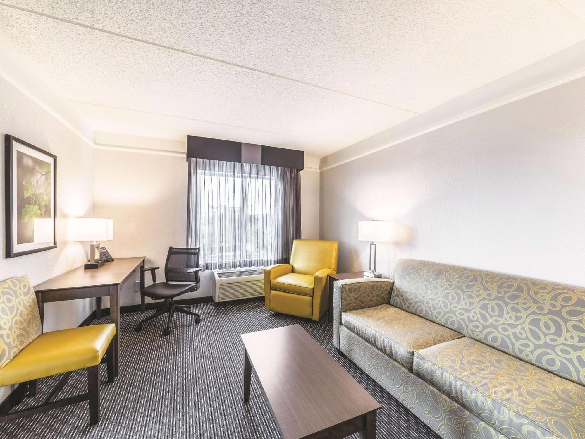 La Quinta By Wyndham Airport 3*