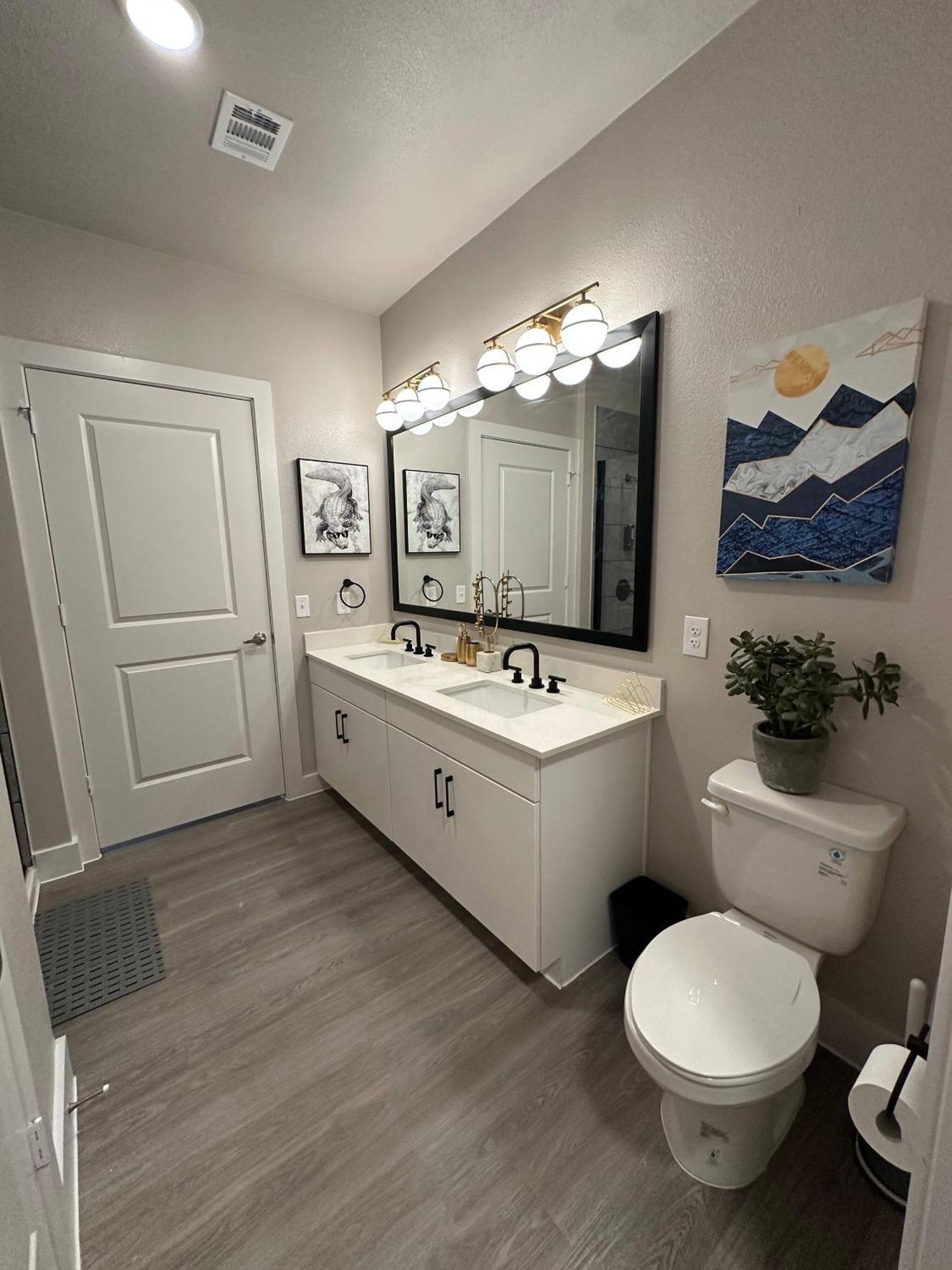 Apartment Goldy | Big Group Stay, Game Room, Coworking, Pool *