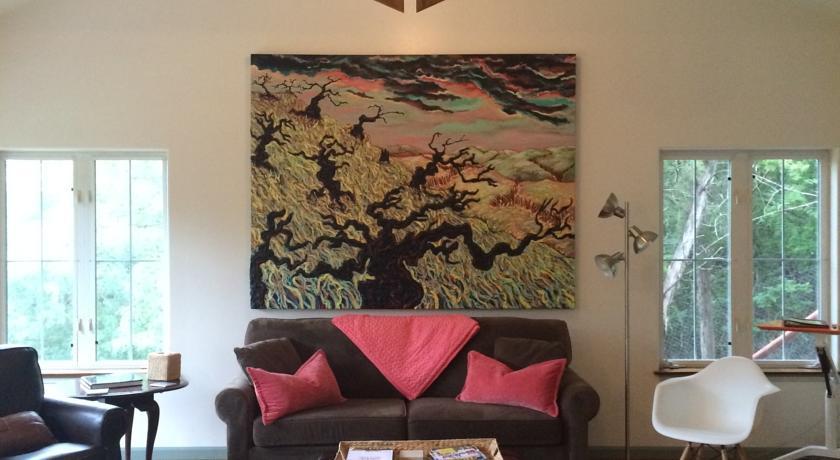 Bed & Breakfast The Rivery Retreat, Choose From Luxury Or In Hill Country Austin