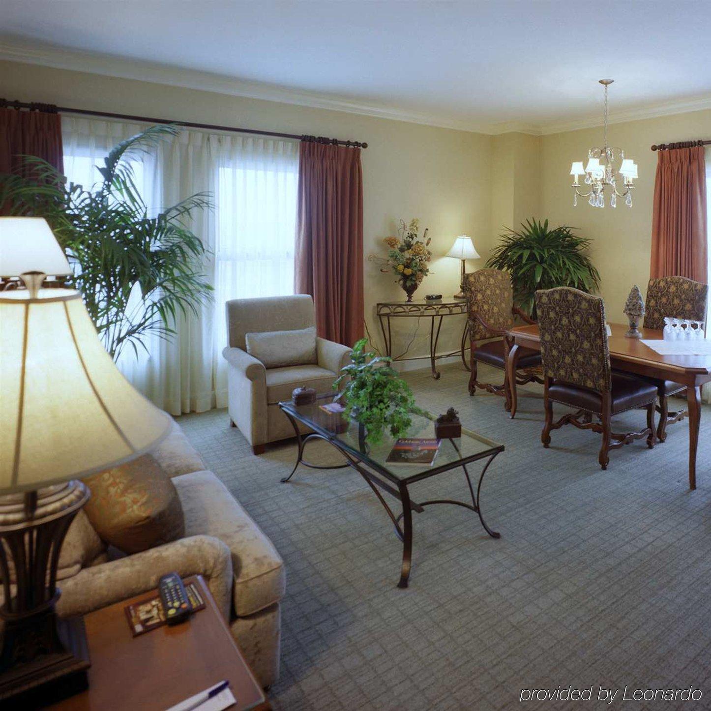 Hotel Hampton & Austin-downtown/convention Center 3*