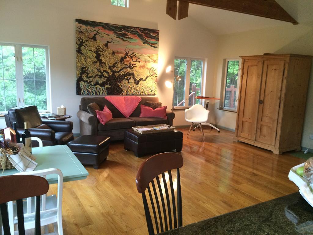 Bed & Breakfast The Rivery Retreat, Choose From Luxury Or In Hill Country