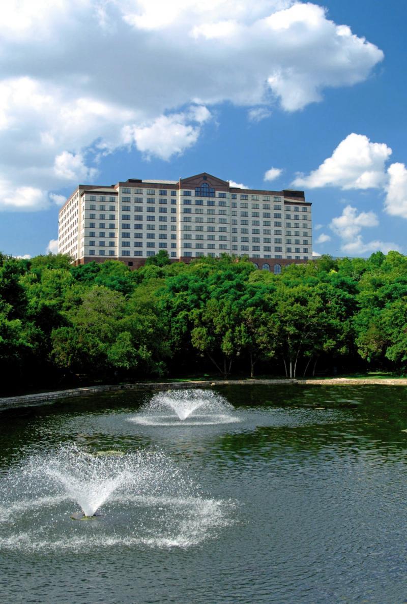 Renaissance Hotel 4*