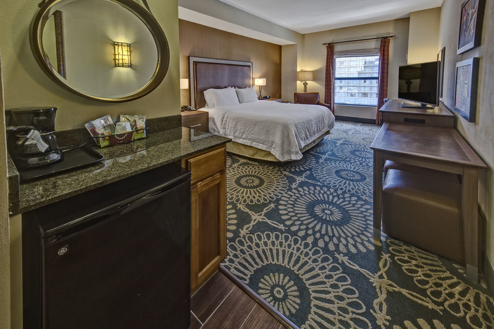 Hampton & Austin-downtown/convention Center Hotel 3*