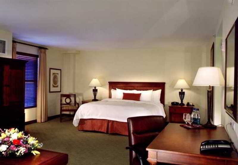Hampton & Austin-downtown/convention Center 3* Austin