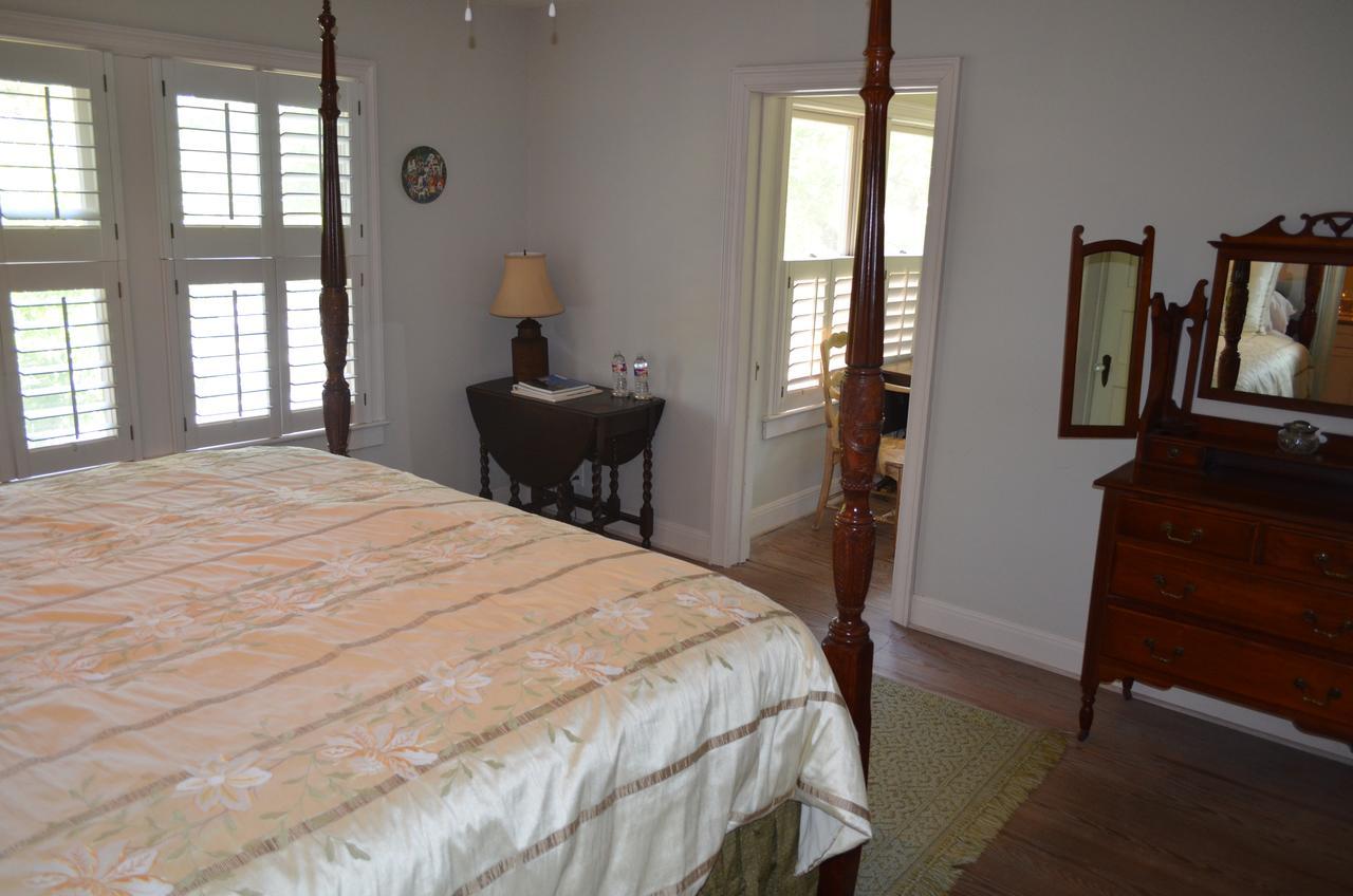 Adams House Bed & Breakfast Bed & Breakfast Austin