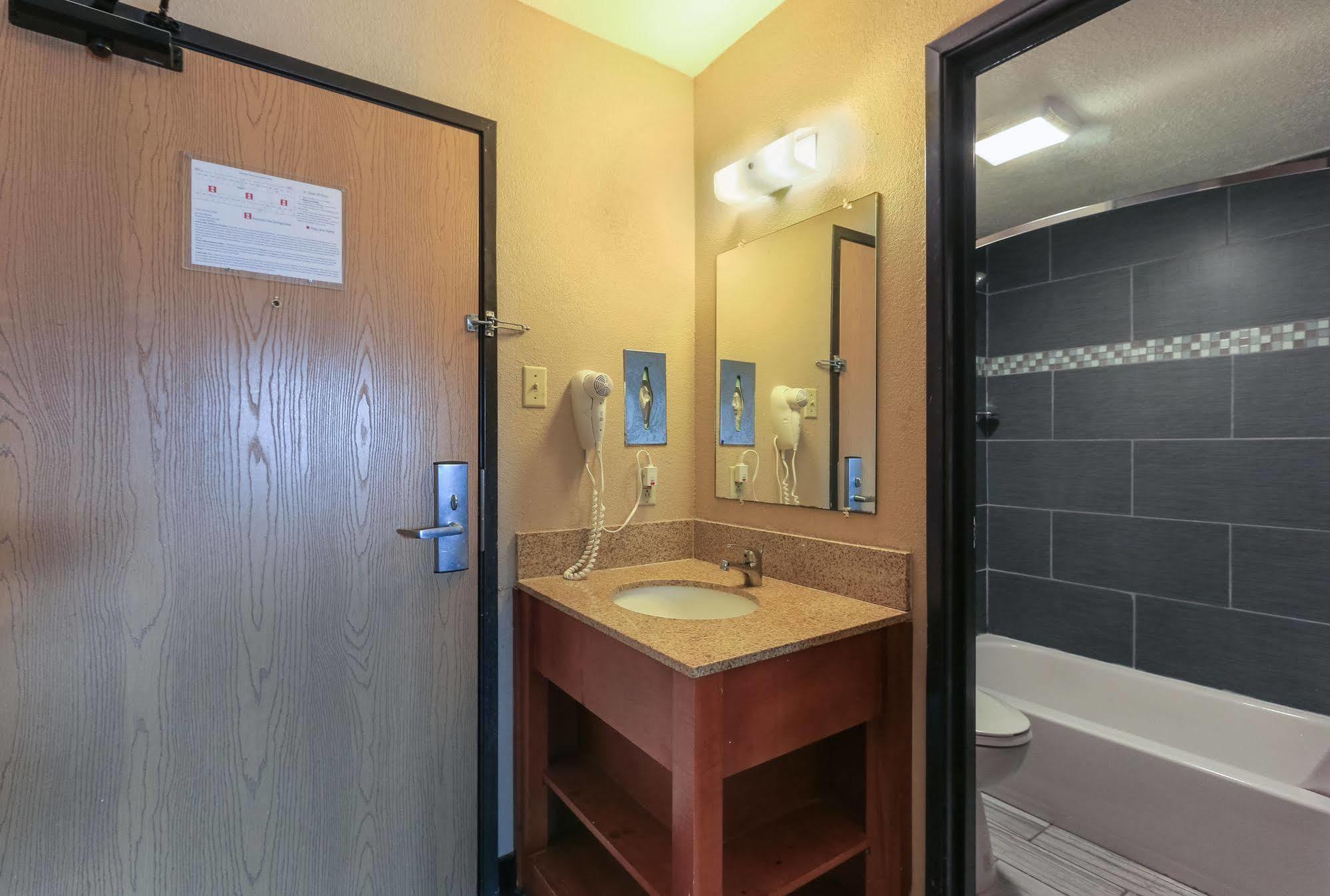 Rodeway Hotel