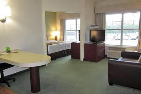 Extended America Select - - Northwest - Research Park Hotel 2*
