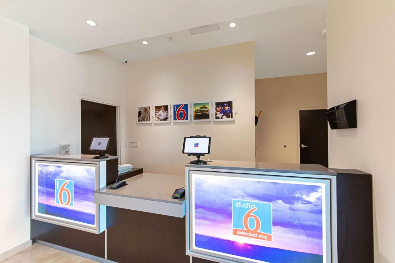 6 Airport 2* Austin