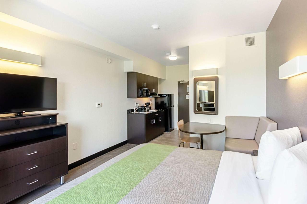 6 Airport Hotel Austin